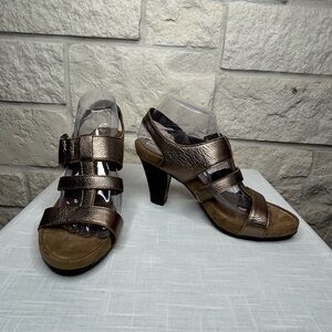 Aerosoles Heartland Chunky 3” Heels Sandal Size 9 Bronze Pebble with Buckle